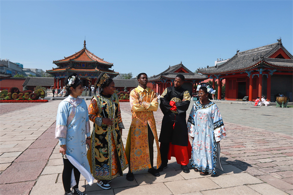 沈阳医学院留学生沉浸式体验沈阳文旅特色_fororder_留学生4